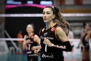 ISTANBUL, TURKEY - Ocak 2009, 2022: Eczacibasi 'de Hande Baladin, Eczacibasi' ye karşı Nilufer Belediyespor Türk Sultanlar Ligi maçı
