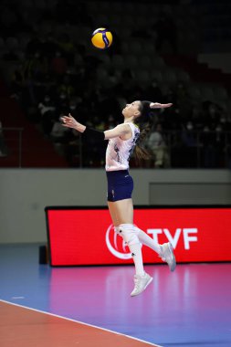 ISTANBUL, TURKEY - OHAL 09, 2022: Eda Erdem Dundar, Burhan Felek Spor Salonu 'nda Bolu Belediyespor Türk Sultanlar Ligi karşılaşmasında görev yaptı