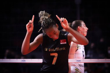 ANKARA, TURKEY - 19 Aralık 2021: Vakifbank 'te Chiaka Ogbogu, Imoco Volley Conegliano' ya karşı Beşli Voleybol Kadınlar Kulübü Dünya Şampiyonası final maçı
