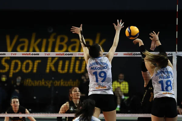 Istanbul Turkey February 2022 Emily Maglio Hilal Kocakara Action Vakifbank — Foto de Stock