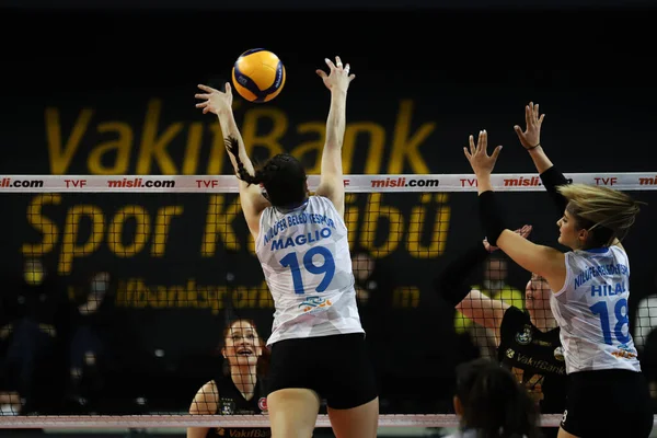 Istanbul Turkey February 2022 Emily Maglio Hilal Kocakara Action Vakifbank — Foto de Stock