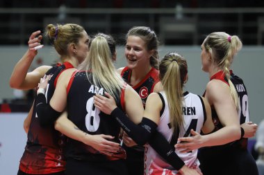 ISTANBUL, TURKEY - MARCH 12, 2022: Turk Hava Yollari players celebrating score point during Sariyer Belediyespor Turkish Sultans League match in Burhan Felek Sport Hall