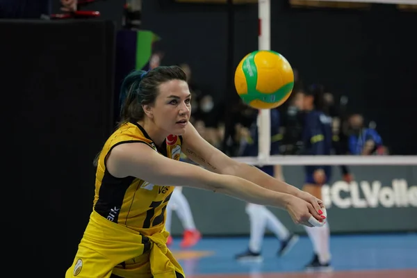 Istanbul Turkey March 2022 Meryem Boz Warming Vakifbank Fenerbahce Opet — Stockfoto