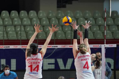 ISTANBUL, TURKEY - MARCH 27, 2022: Ceren Caglar Baysal and Aneta Havlickova in action during Yesilyurt vs Bolu Belediyespor Turkish Sultans League match in Burhan Felek Sport Hall