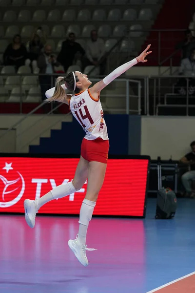 Istanbul Turkey April 2022 Alexia Ioana Carutasu Serves Galatasaray Hdi — Stok fotoğraf