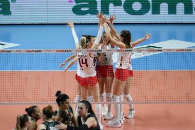 ISTANBUL, TURKEY - APRIL 02, 2022: Galatasaray HDI Sigorta players celebrating score point during Mert Grup Sigorta Turkish Sultans League match in Burhan Felek Sport Hall