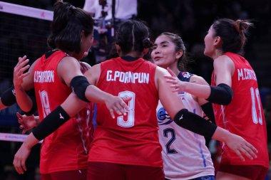 ANKARA, TURKIYE - Haziran 05, 2022: Taylandlı oyuncular, Ankara Arena 'da oynanan Çin VNL Havuz Maçı' nda skor puanını kutluyorlar