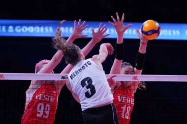 ANKARA, TURKIYE - HAZİRAN 05, 2022: Ankara Arena 'da oynanan Türkiye-Belçika VNL Havuz maçı sırasında Herbots Britt