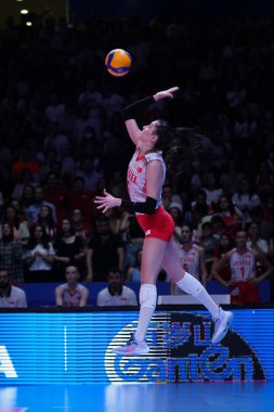 ANKARA, TURKIYE - HAZİRAN 03, 2022: Şahin Saliha, Ankara Arena 'da oynanan Türkiye-Çin VNL Havuz Maçı' nda görev yapıyor