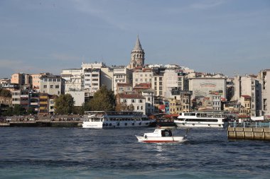 İSTANBUL, TURKEY - 23 Ekim 2021: İstanbul Halic Körfezi 'nde Gemiler
