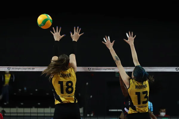 Istanbul Turkey 2022年2月15日 Vakifbank対Aspt Mulhouse Cev Champions League Volley試合中のゼラ ガンズとメレム — ストック写真