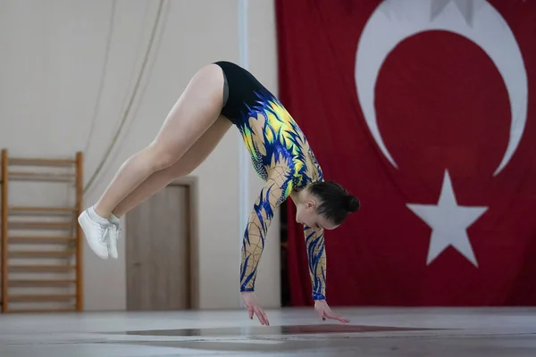 Istanbul Turkey April 2022 Undefined Athlete Performs Aerobic Gymnastics Turkish —  Fotos de Stock