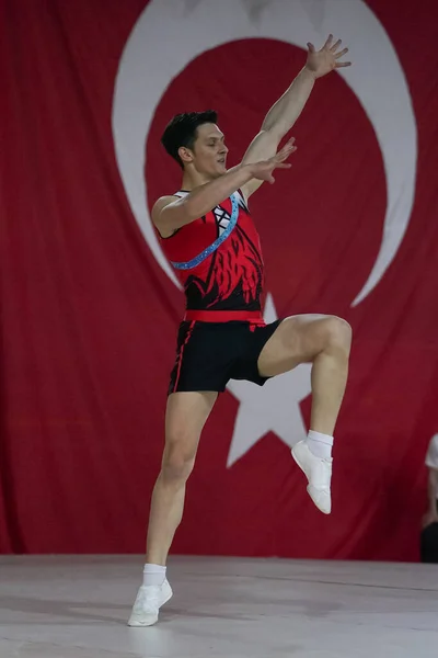Ιστανβουλ Τουρκια Απριλιου 2022 Απροσδιόριστος Αθλητής Αγωνίζεται Κατά Διάρκεια Αεροβικής — Φωτογραφία Αρχείου