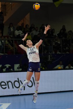 ISTANBUL, TURKEY - 30 Nisan 2022: Eda Erdem Dundar, Burhan Felek Spor Salonu 'nda oynanan Fenerbahçe Opet vs Vakıfbank Türkiye Sultanlar Ligi Playoff Finali karşılaşmasında görev yaptı