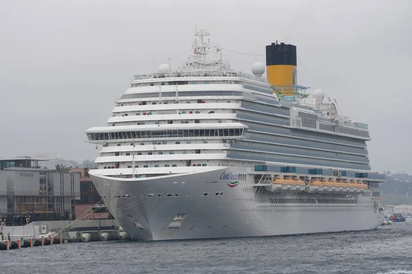 Istanbul Turquía Abril 2022 Crucero Costa Venezia Galataport Estambul Nave — Foto de Stock