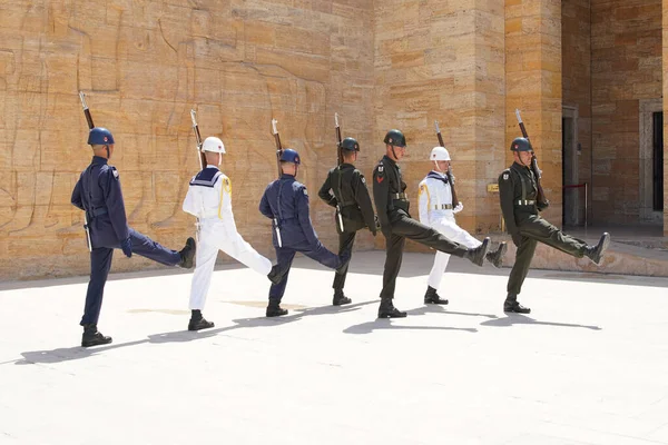 Ankara Turquía Junio 2022 Soldados Marchan Por Cambio Guardia Anitkabir — Foto de Stock