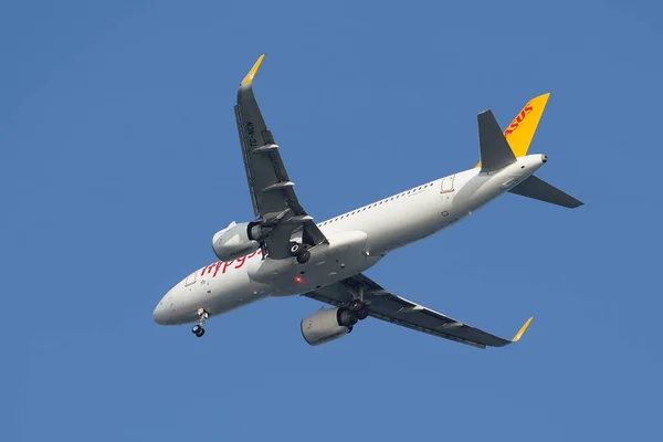 Istanbul Turkey May 2022 Pegasus Airlines Airbus A320 9491 Landing — Stock Photo, Image