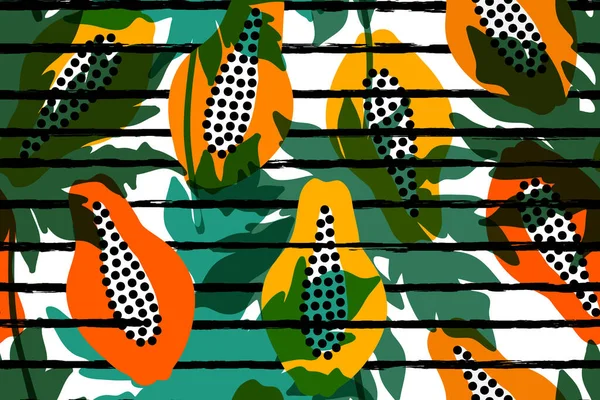 Modèle vectoriel sans couture avec des fruits. Papaye dessinée à la main colorée moitié sur fond rayé. Été toile de fond naturelle. — Image vectorielle