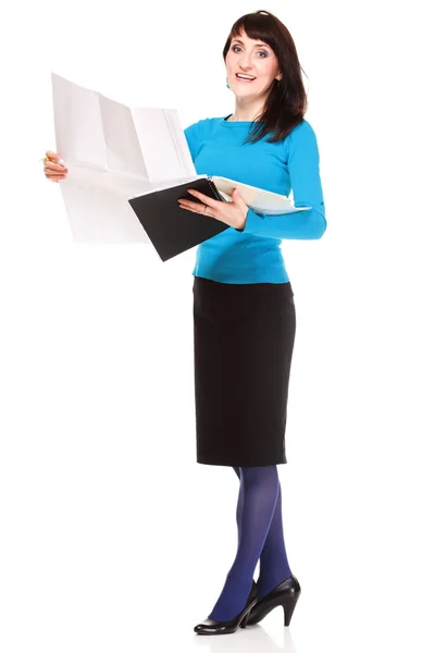 Femme d'affaires souriante avec des documents — Photo