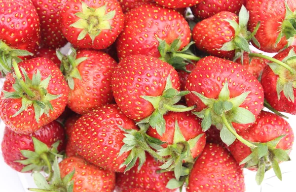 Fresas rojas, frescas y naturales — Foto de Stock