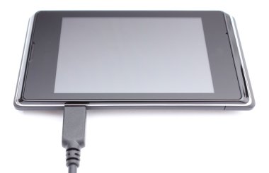 cep telefonu şarj adaptörü içine takılı