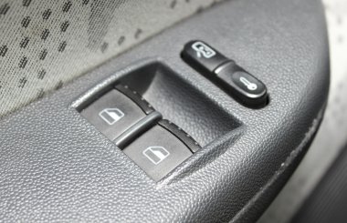 Araba içinde pencere eşiği kontrol düğmeleri