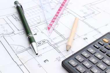 Çizim aksesuarları ve konut planı hesap makinesi