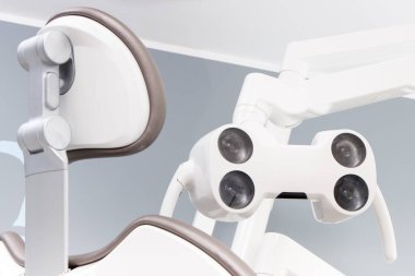 Modern stomatoloji ofisinde diş hekimleri tarafından kullanılmak için araç ve aksesuarları ile Diş sandalye