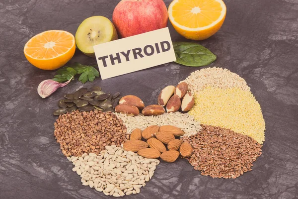Sağlıklı Tiroid Besinleri Için Iyi Besin Maddesi Vitamin Mineral Içeren — Stok fotoğraf
