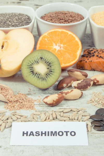健康な甲状腺のためのソースビタミンとして栄養価の高い天然物や成分 — ストック写真