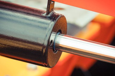 Detay ve Endüstriyel hidrolik veya pnömatik makine, piston veya harekete geçirici, mühendislik ve teknoloji kavramı