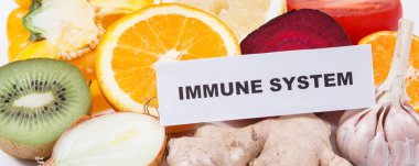 Yazıt bağışıklık sistemi, taze olgun sağlıklı meyve ve sebzeler, doğal vitaminler. Covid-19 zamanlarında bağışıklık güçlendirici