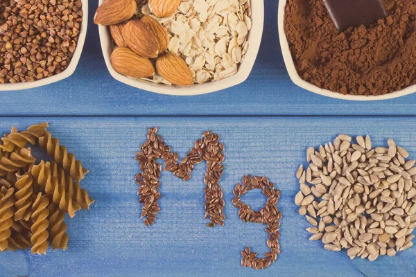 Inskription Och Naturliga Ingredienser Eller Produkter Som Innehåller Magnesium Vitaminer — Stockfoto