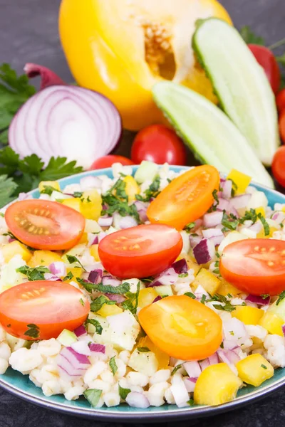 Sebzeli Taze Salata Bulgur Groats Vitamin Mineral Içeren Sağlıklı Bir — Stok fotoğraf