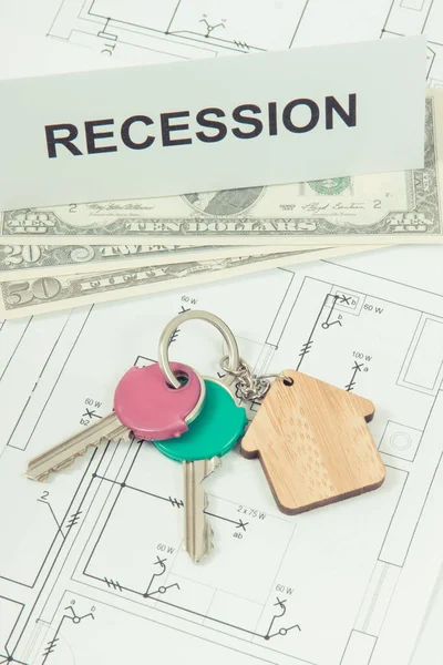 Κλειδιά Σπιτιού Δολάρια Νομισμάτων Και Επιγραφή Ύφεση Στο Σχέδιο Στέγασης — Φωτογραφία Αρχείου