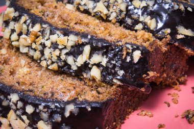 Kabak ve kuru üzümlü ev yapımı taze hamur işi.