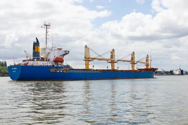 Swinoujscie Västpommern Polen Juni 2021 Stora Bulkfartyget Allegra Anlöper Hamnen — Stockfoto