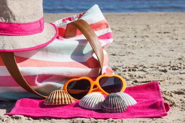 Accessoires Pour Détendre Sur Sable Plage Concept Voyage Vacances — Photo