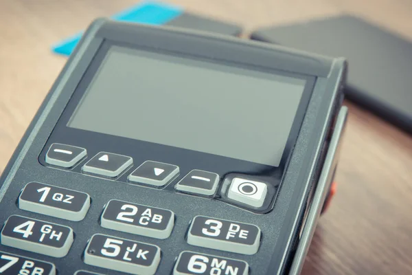 Betalningsterminal Kreditkort Och Smartphone Betalar Kontantlöst För Att Handla Finansierings — Stockfoto