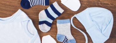 Yeni doğanlar için bebek kıyafetleri, çocuklar için beklentileri ve aile kavramını genişletmek