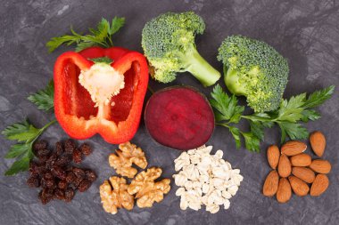 Hipertansiyon, sağlıklı yaşam tarzları ve beslenme için doğal taze sebzeler tavsiye edilir.