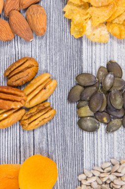 Doğal magnezyum ve diğer vitamin ve mineralleri içeren besleyici gıdalar. Sağlıklı beslenme