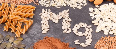 Magnezyum içeren besleyici yiyecekler. Kaynak olarak sağlıklı besin doğal vitaminler, mineraller ve beslenme lifleri