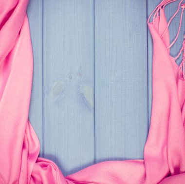 Vintage fotoğraf, panoları kadın için pembe şal Çerçeve, kadın aksesuarları, sonbahar veya kış için sıcak giyim, metin için kopya alanı