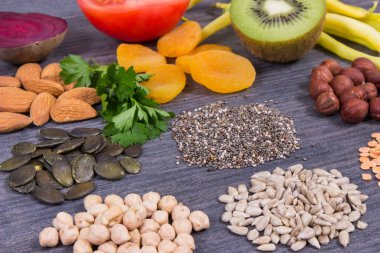 Kaynak olarak çeşitli besin maddeleri doğal mineraller, potasyum, K vitamini ve beslenme lifleri