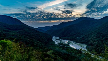 Sochi, Psezuapse nehri gün batımında.