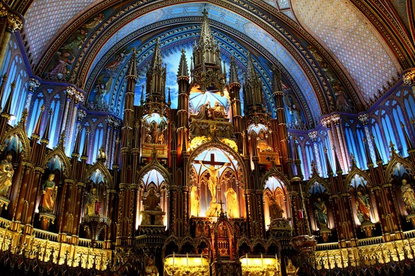 Notre Dame Basilika Kirche in Montreal — Stockfoto