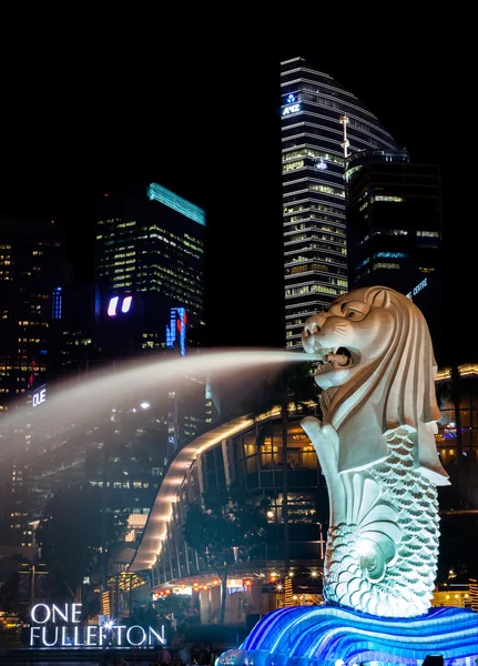 Singapore Merlion Park à noite — Fotografia de Stock