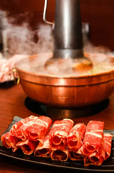 Geleneksel Asya güveç shabu shabu