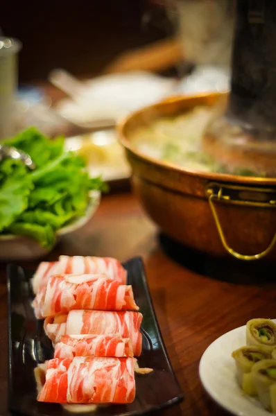 Geleneksel Asya güveç shabu shabu
